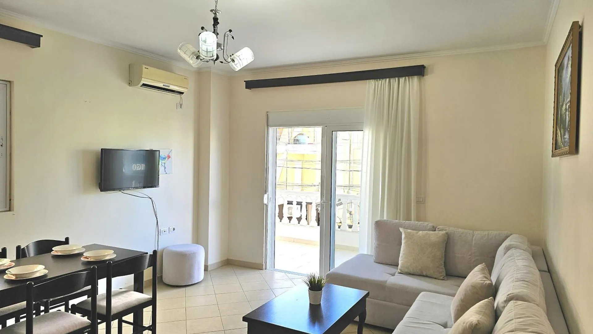 Eri Apartments Saranda 0*,  Arnavutluk